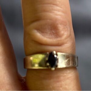 Chic Silver Band with Dark Stone